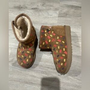 Girls UGG Big Kids Youth Jona Confetti Boots Chestnut. Size 2.